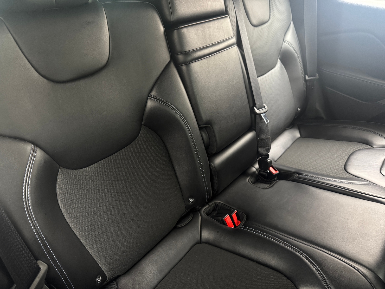 Thumbnail: 2019 Jeep Cherokee - 5