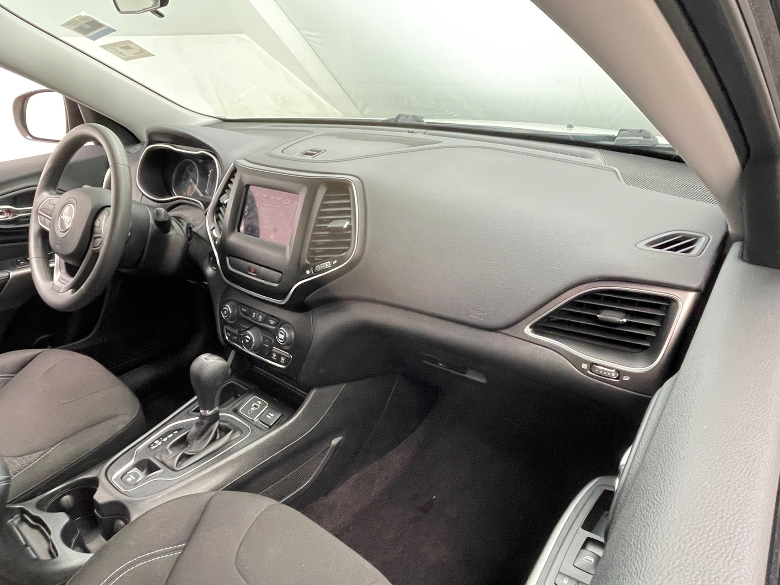 Thumbnail: 2019 Jeep Cherokee - 3