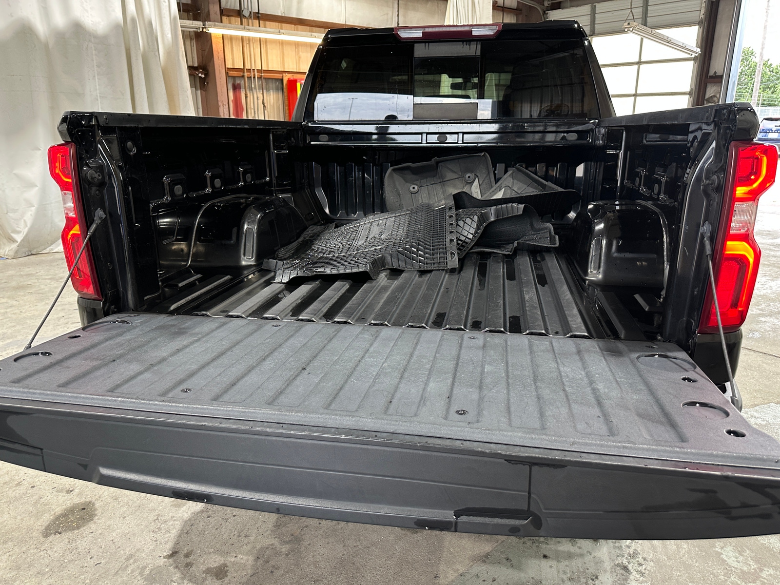 Thumbnail: 2019 Chevrolet Silverado 1500 - 6