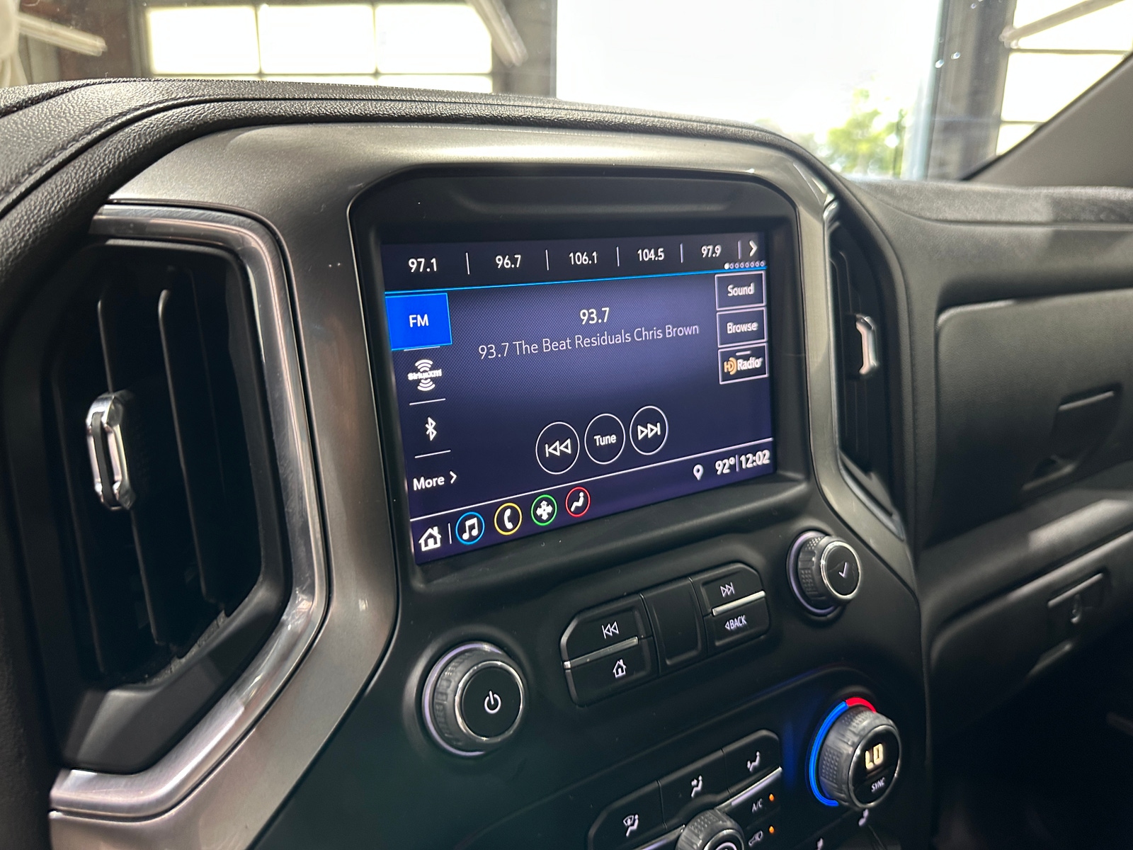 Thumbnail: 2019 Chevrolet Silverado 1500 - 3