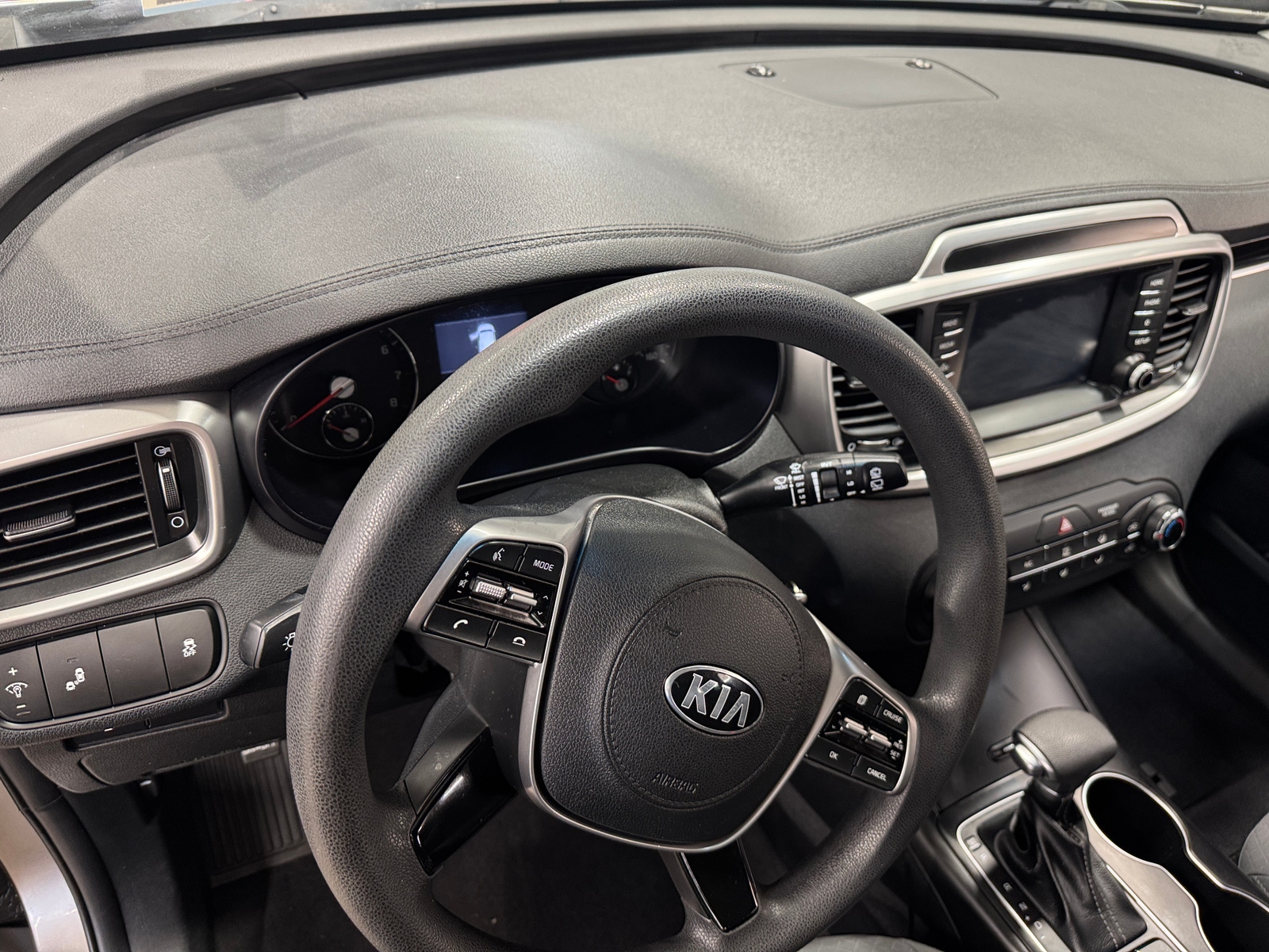 Thumbnail: 2019 Kia Sorento - 3