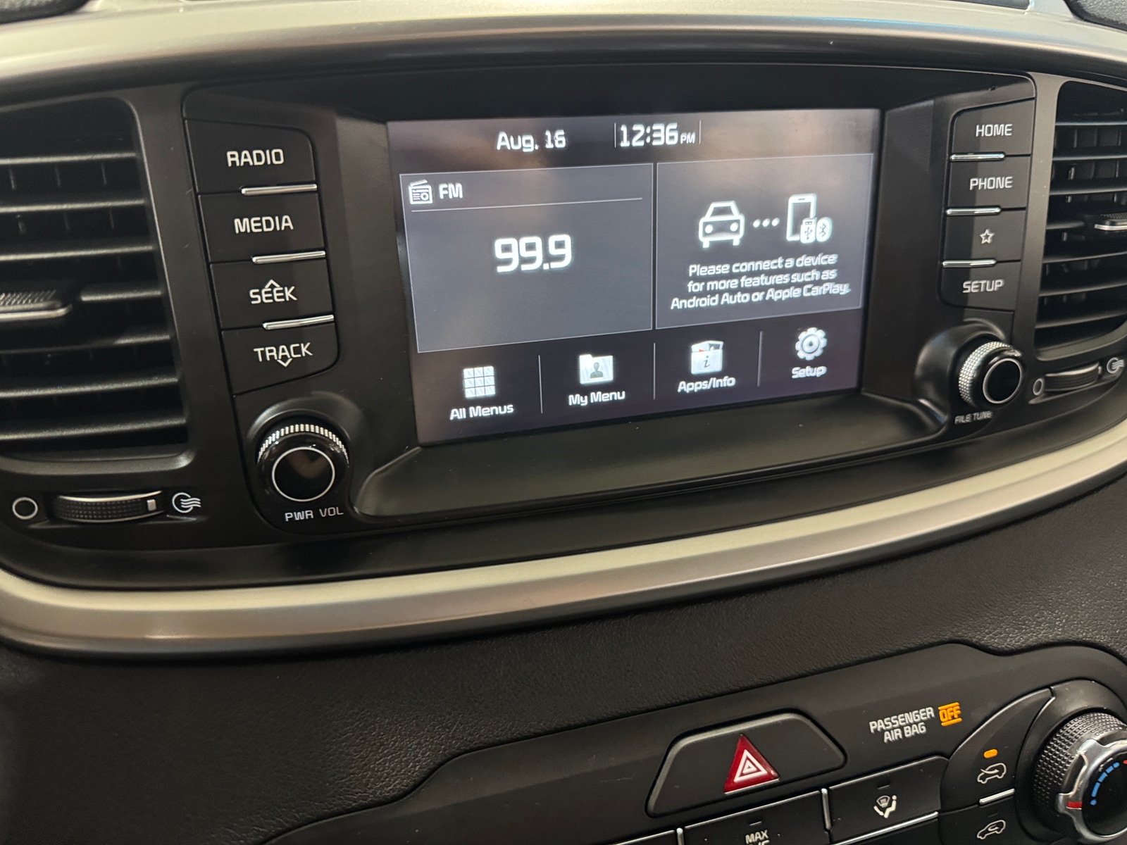 Thumbnail: 2019 Kia Sorento - 4