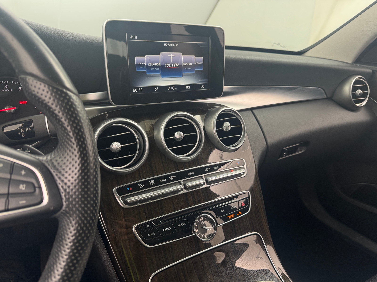 Thumbnail: 2015 Mercedes-Benz C-Class - 3