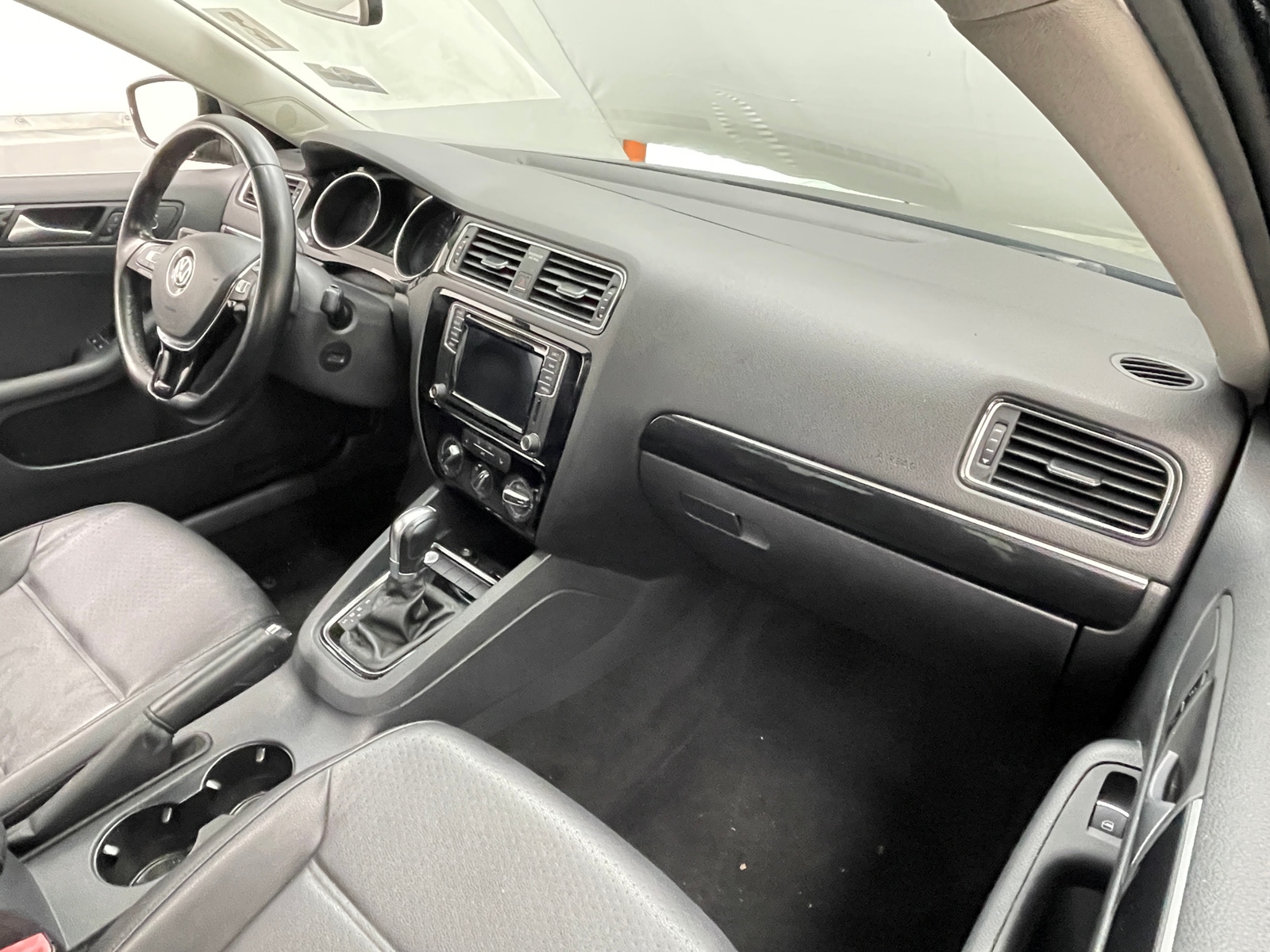 Thumbnail: 2016 Volkswagen Jetta - 2