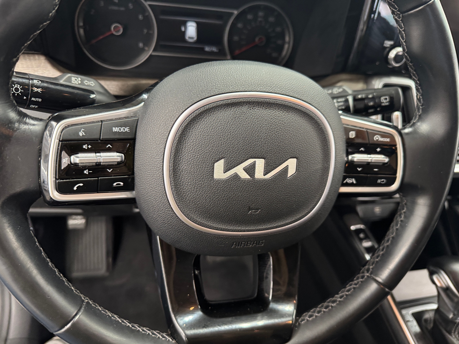 Thumbnail: 2022 Kia Sorento - 4