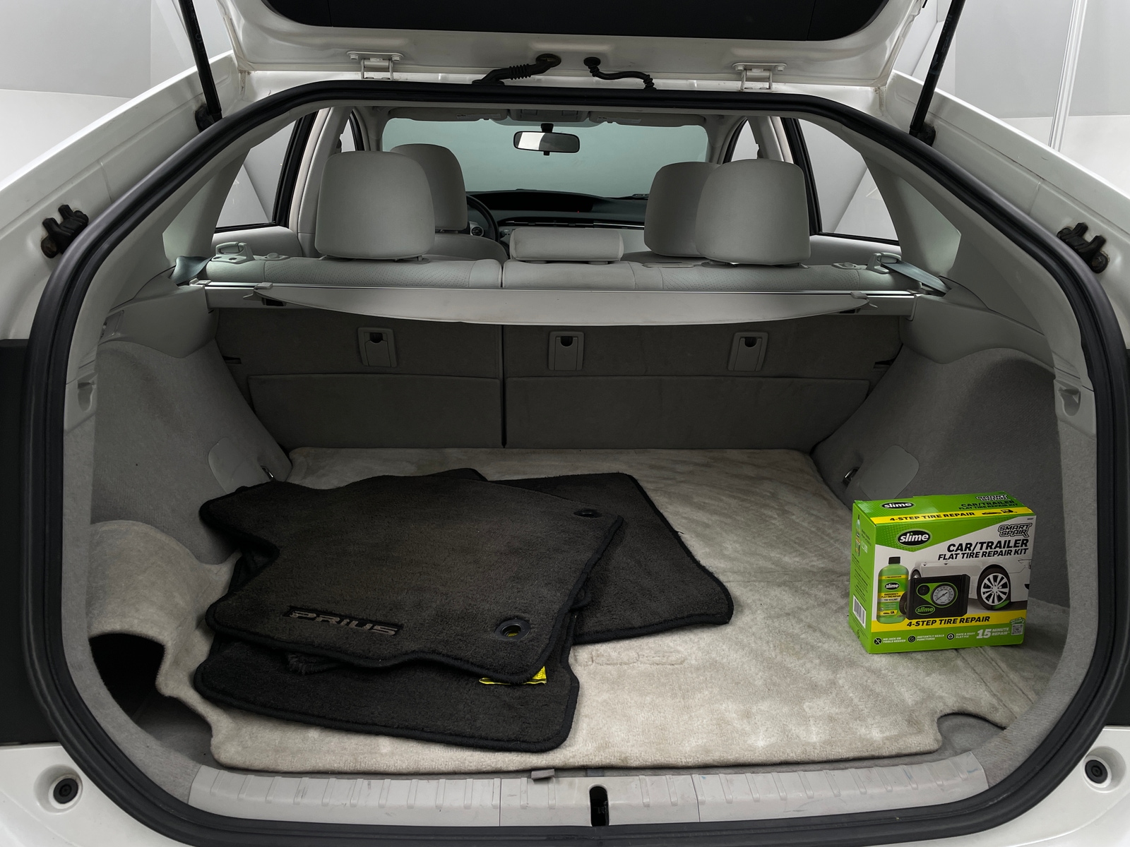Thumbnail: 2012 Toyota Prius - 7