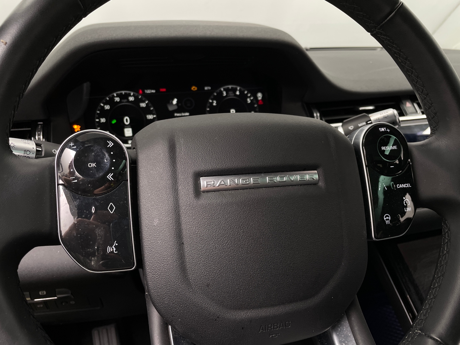 Thumbnail: 2020 Land Rover Range Rover Evoque - 4