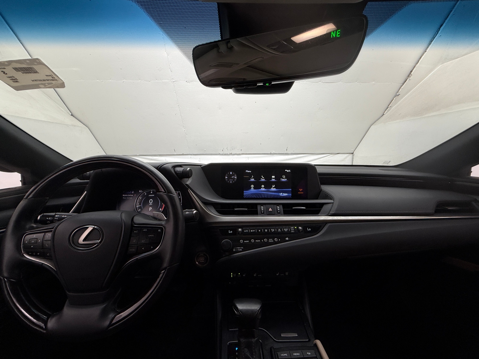 Thumbnail: 2020 Lexus ES - 2