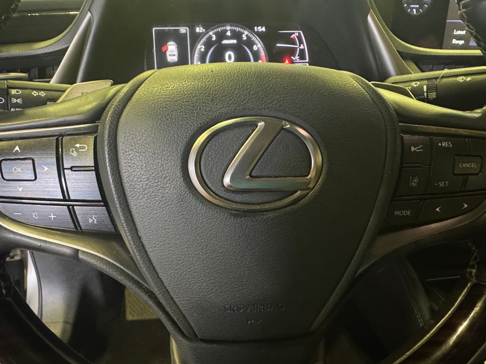 Thumbnail: 2020 Lexus ES - 4