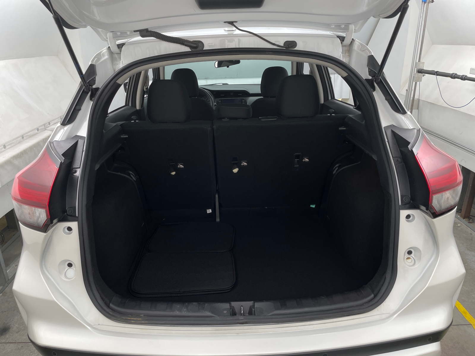 Thumbnail: 2023 Nissan Kicks - 7