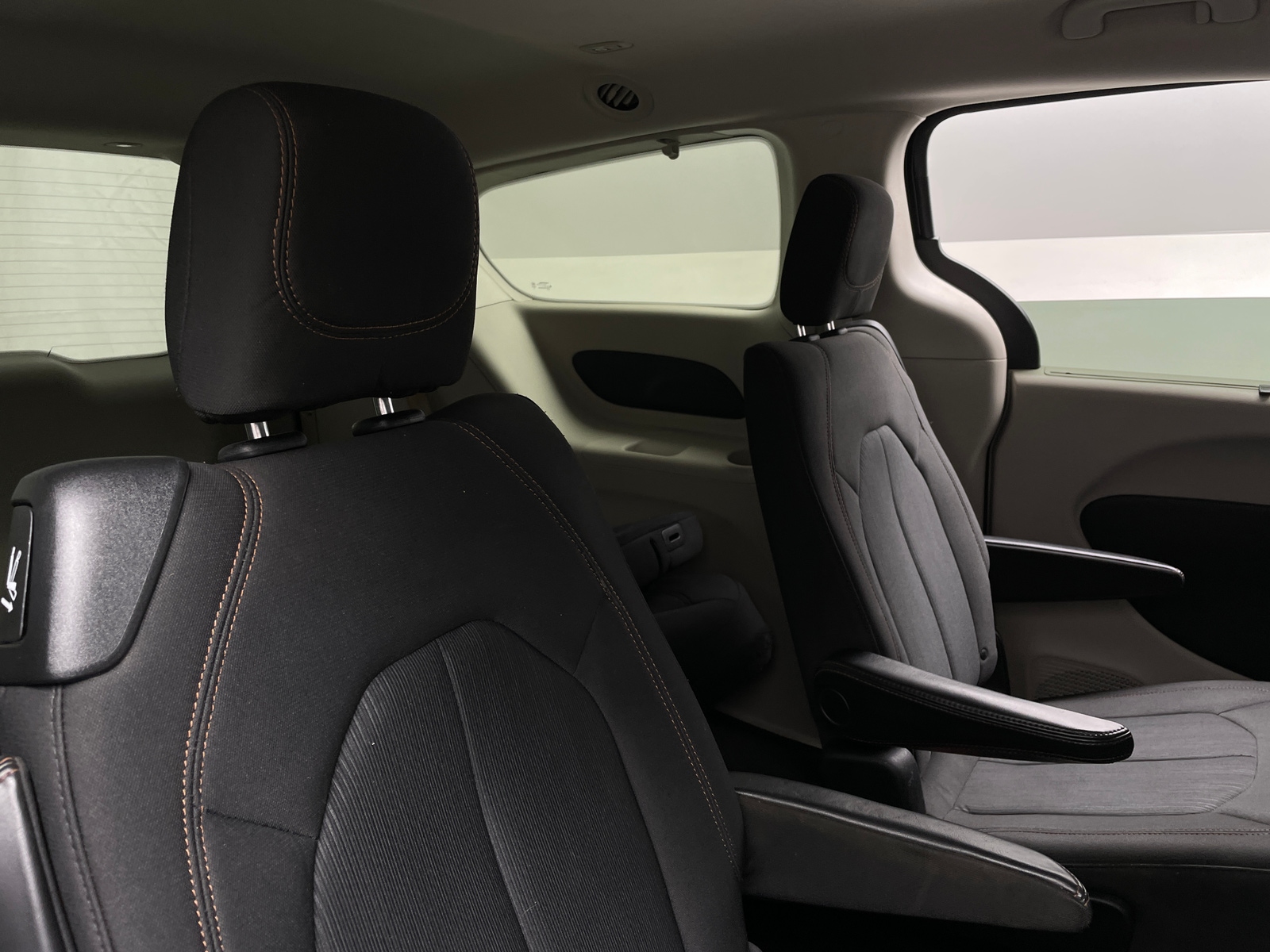 Thumbnail: 2019 Chrysler Pacifica - 6