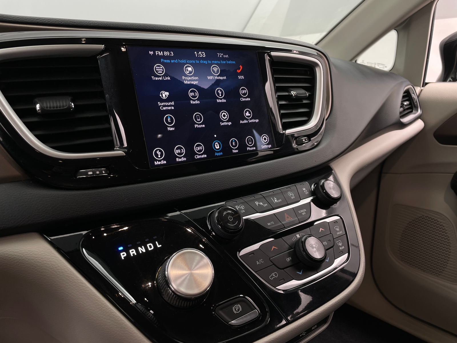 Thumbnail: 2019 Chrysler Pacifica - 4