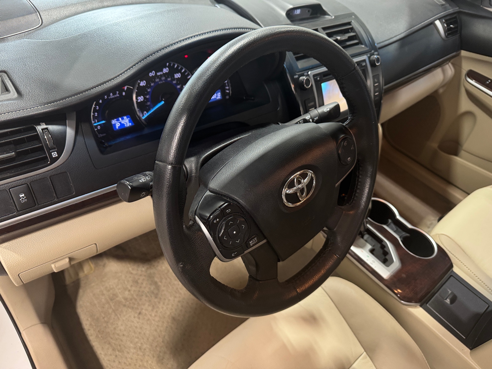 Thumbnail: 2012 Toyota Camry - 3