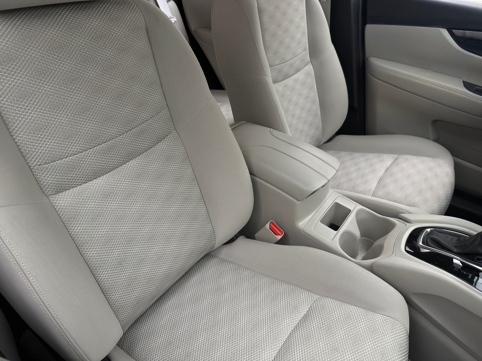 Thumbnail: 2020 Nissan Rogue Sport - 2