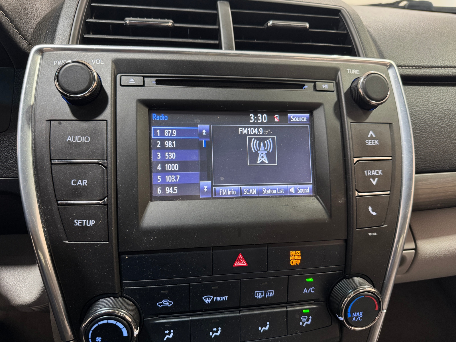 Thumbnail: 2015 Toyota Camry - 4