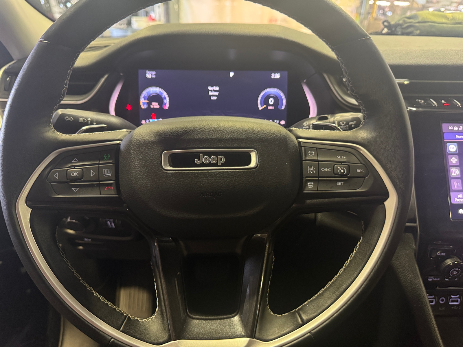 Thumbnail: 2022 Jeep Grand Cherokee L - 5