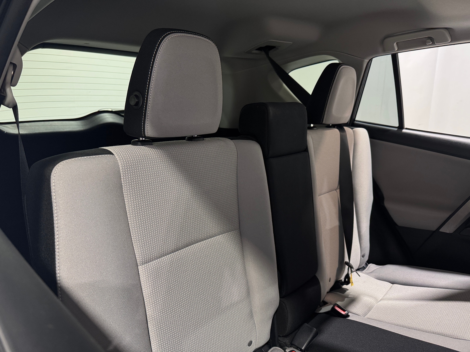 Thumbnail: 2016 Toyota RAV4 - 6
