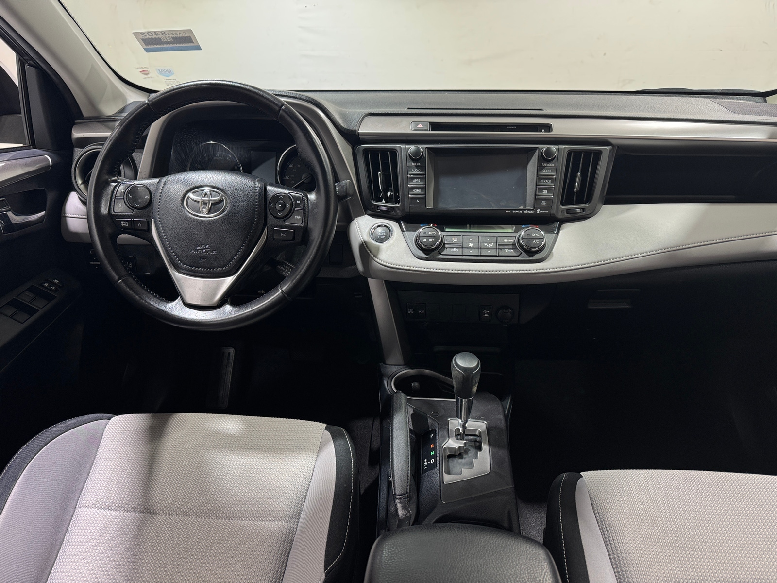 Thumbnail: 2016 Toyota RAV4 - 3
