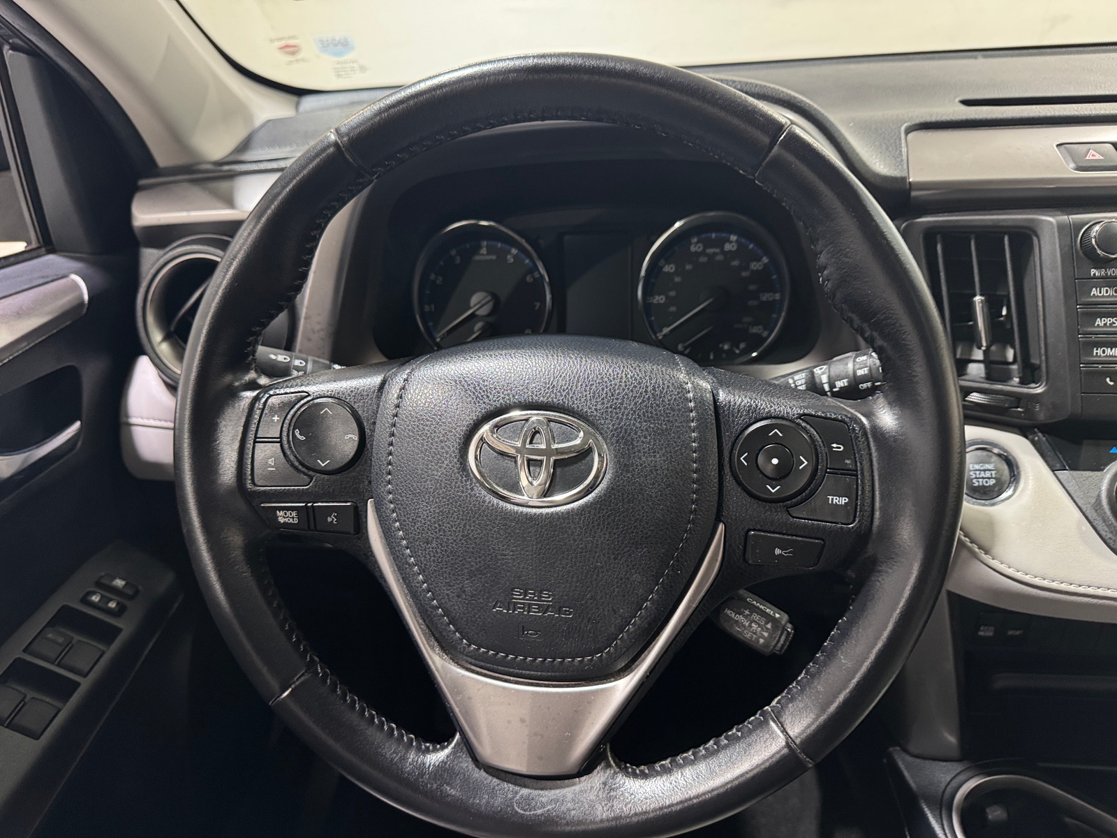Thumbnail: 2016 Toyota RAV4 - 5