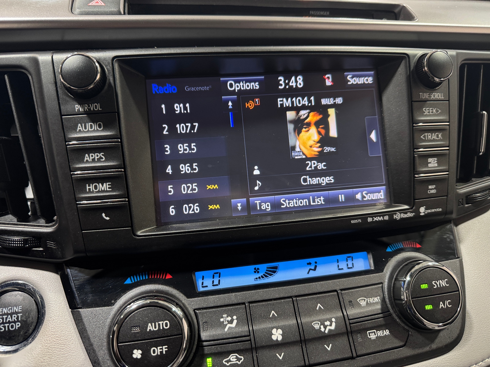 Thumbnail: 2016 Toyota RAV4 - 4