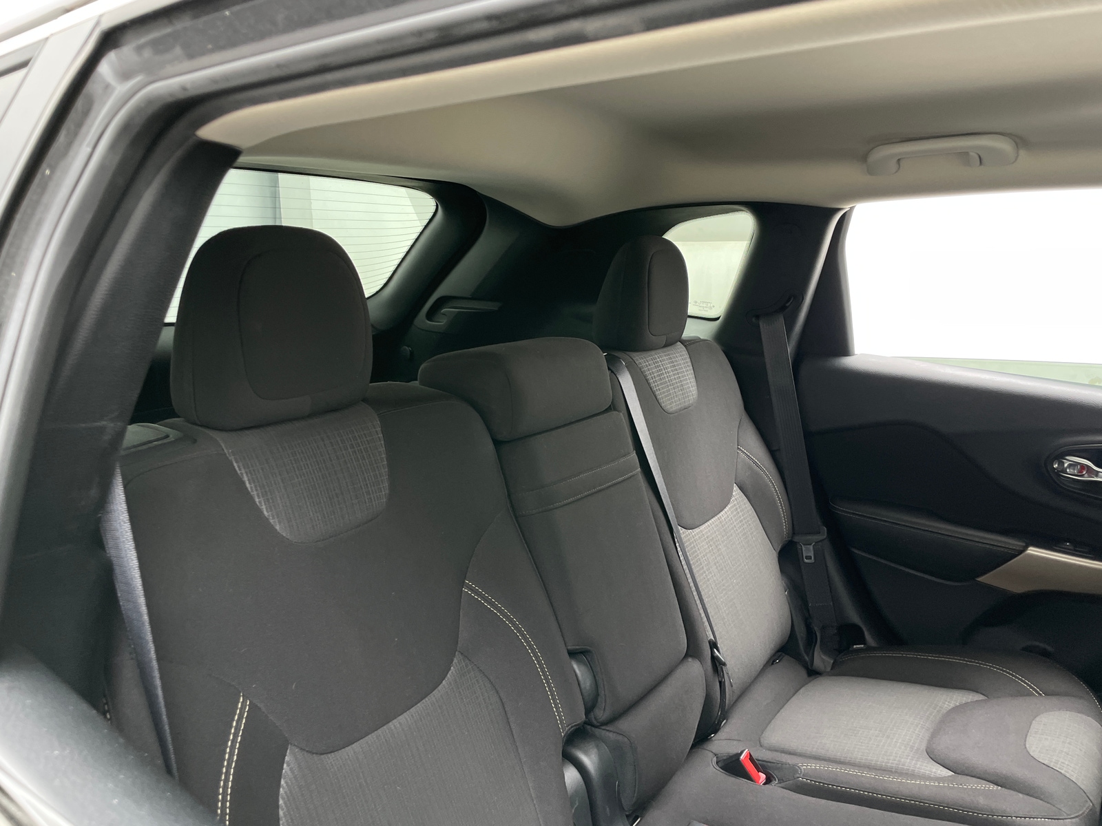 Thumbnail: 2017 Jeep Cherokee - 6