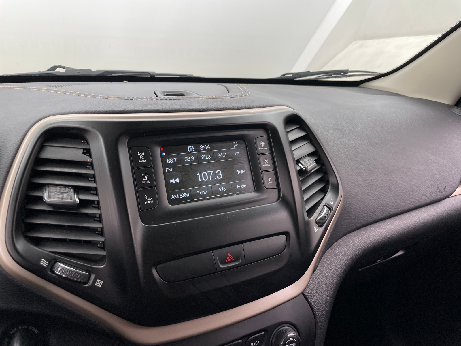 Thumbnail: 2017 Jeep Cherokee - 4