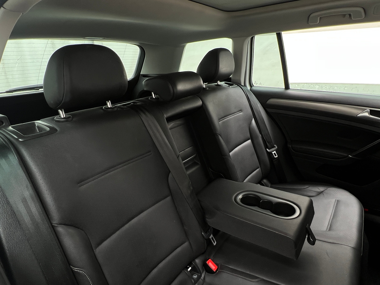 Thumbnail: 2015 Volkswagen e-Golf - 5