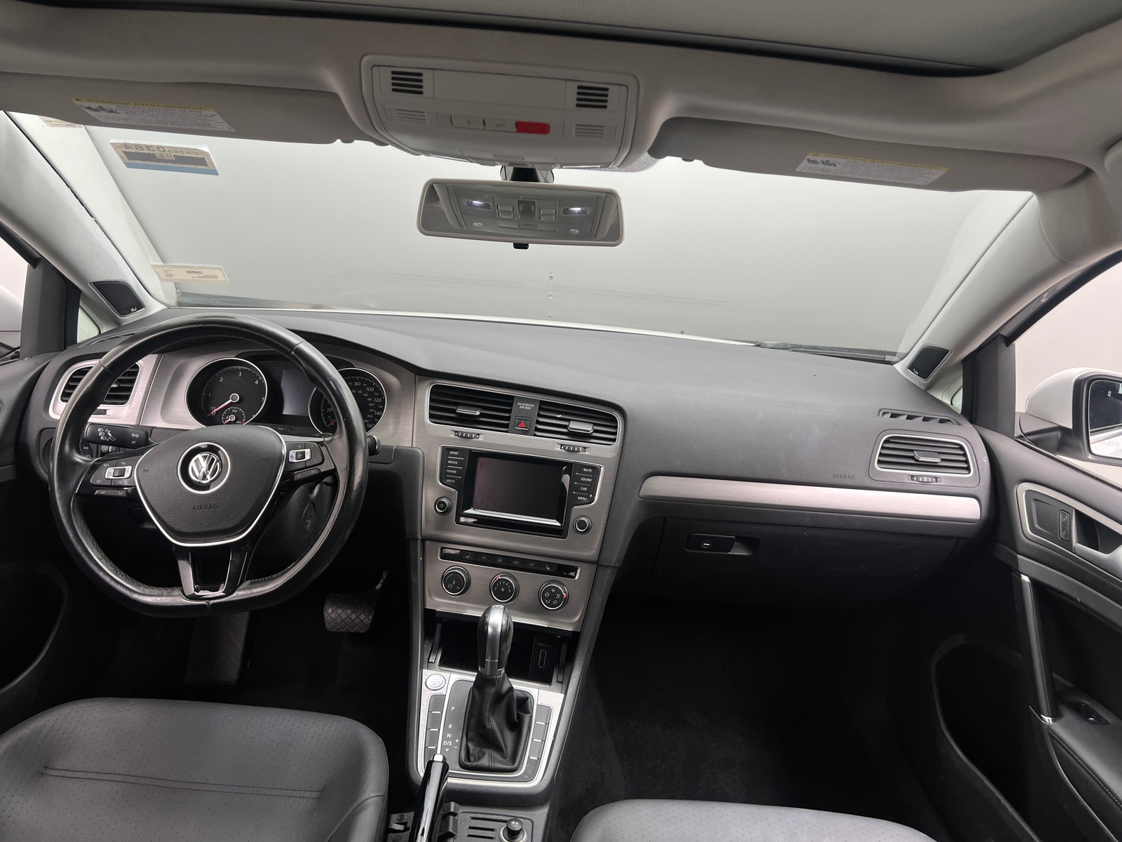 Thumbnail: 2015 Volkswagen e-Golf - 2