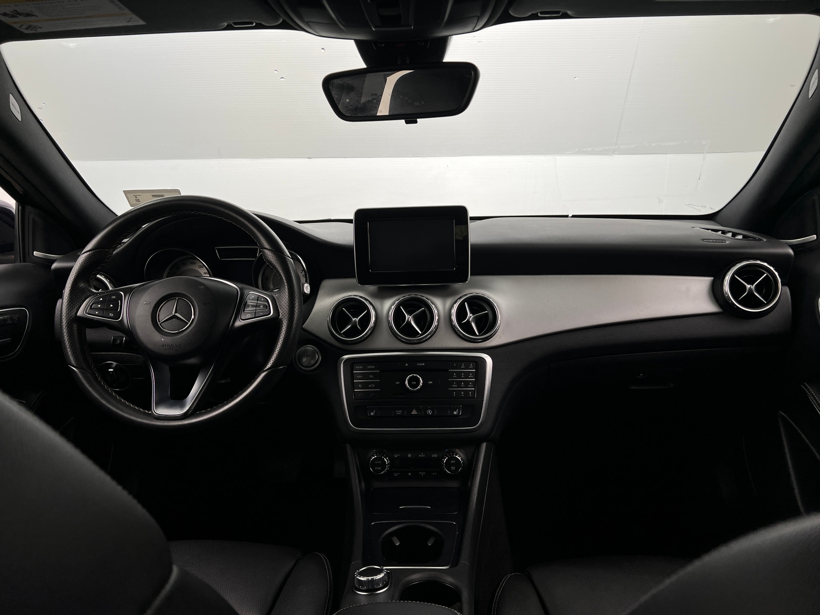Thumbnail: 2017 Mercedes-Benz GLA - 2