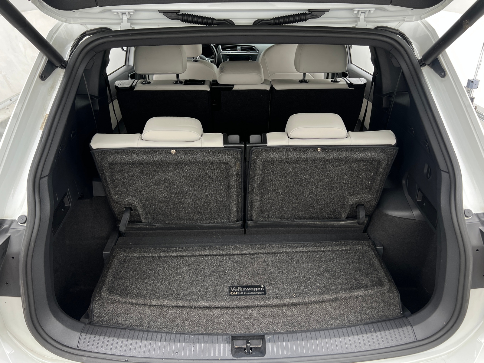Thumbnail: 2018 Volkswagen Tiguan - 6