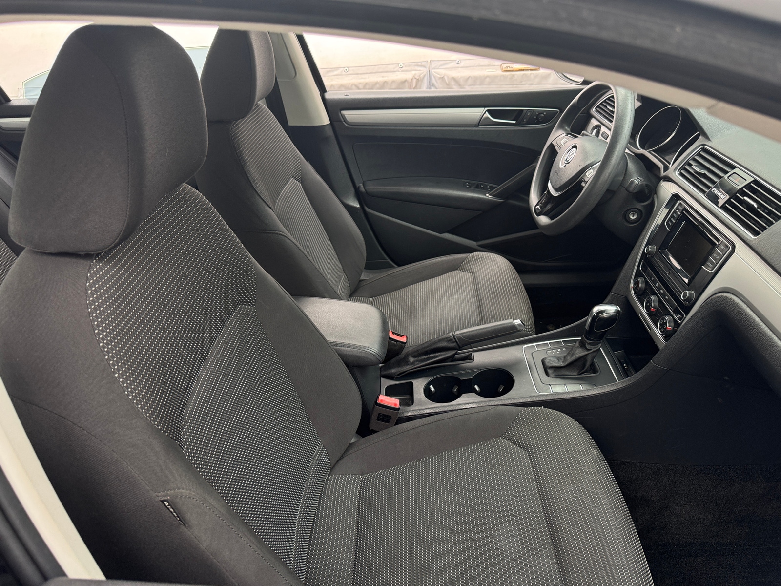Thumbnail: 2018 Volkswagen Passat - 2
