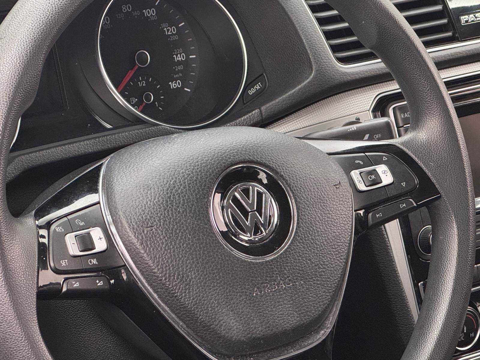 Thumbnail: 2018 Volkswagen Passat - 5