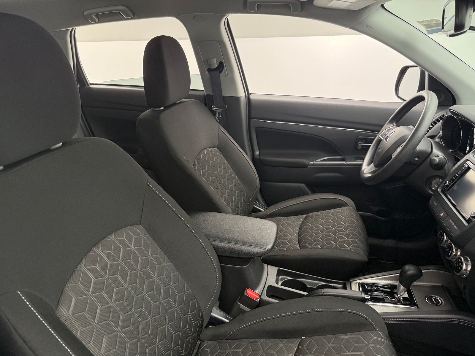 Thumbnail: 2024 Mitsubishi Outlander Sport - 2
