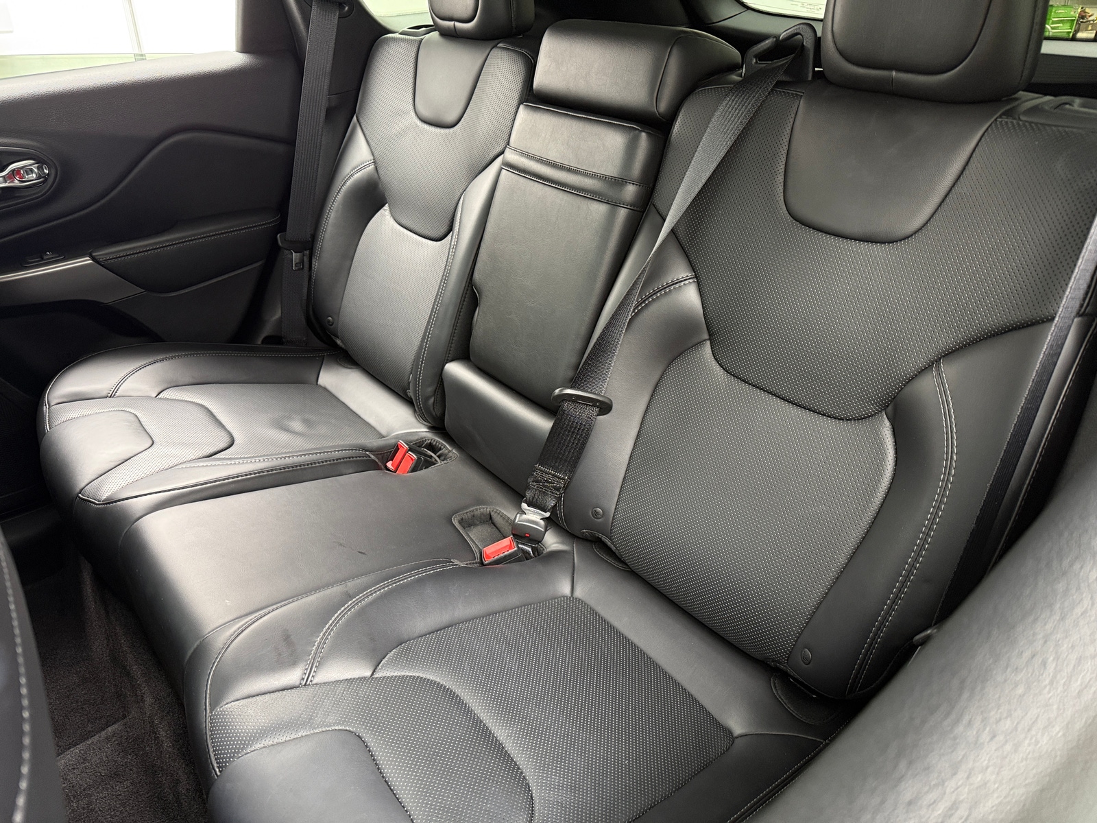 Thumbnail: 2019 Jeep Cherokee - 5