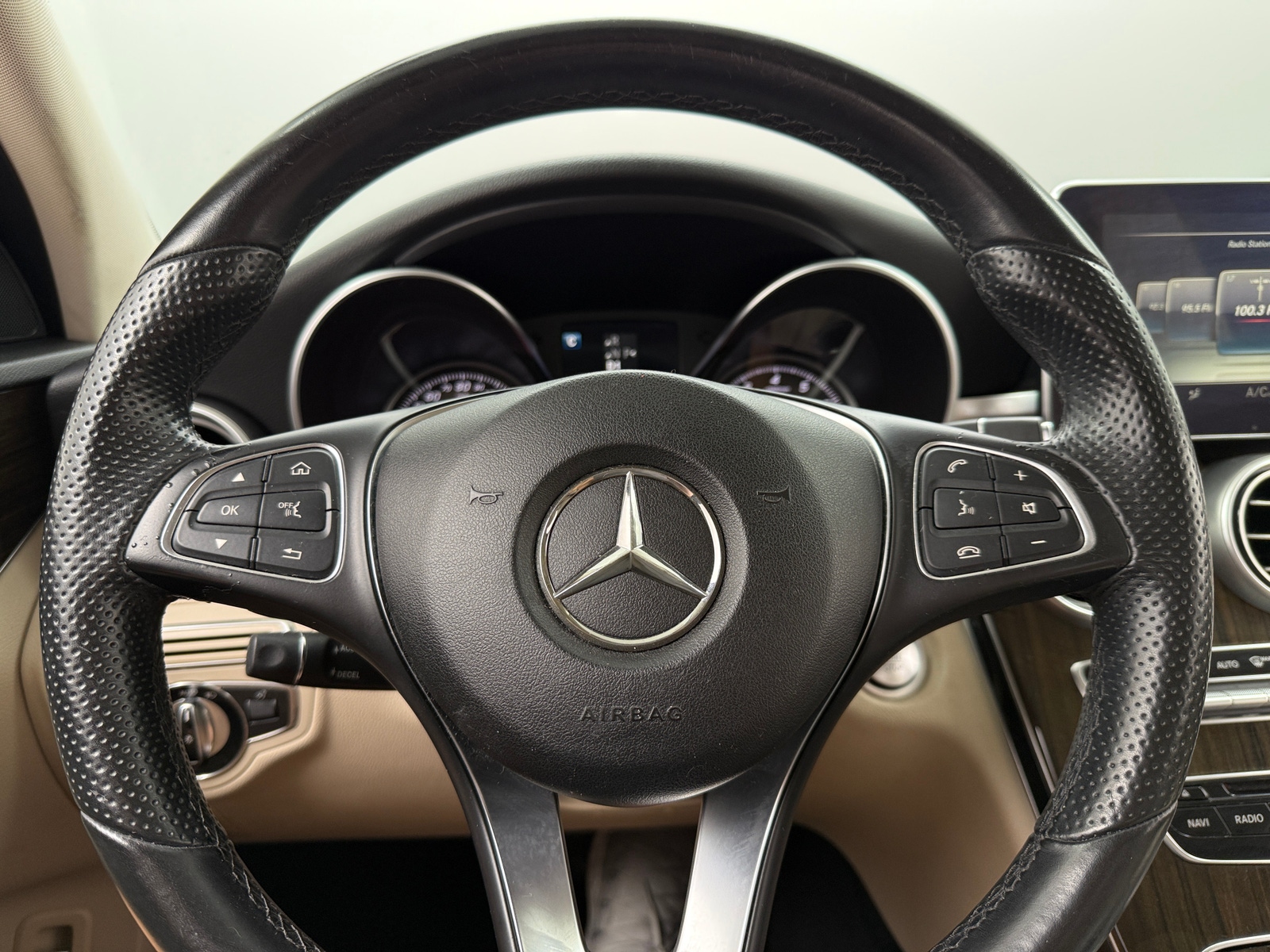Thumbnail: 2016 Mercedes-Benz C-Class - 4