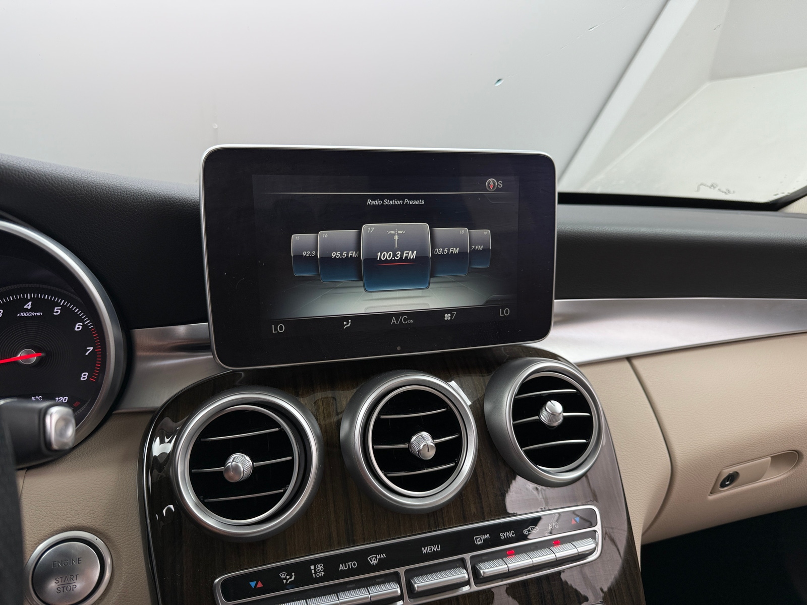 Thumbnail: 2016 Mercedes-Benz C-Class - 3