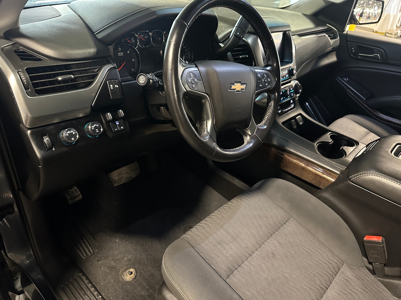 Thumbnail: 2019 Chevrolet Suburban - 3