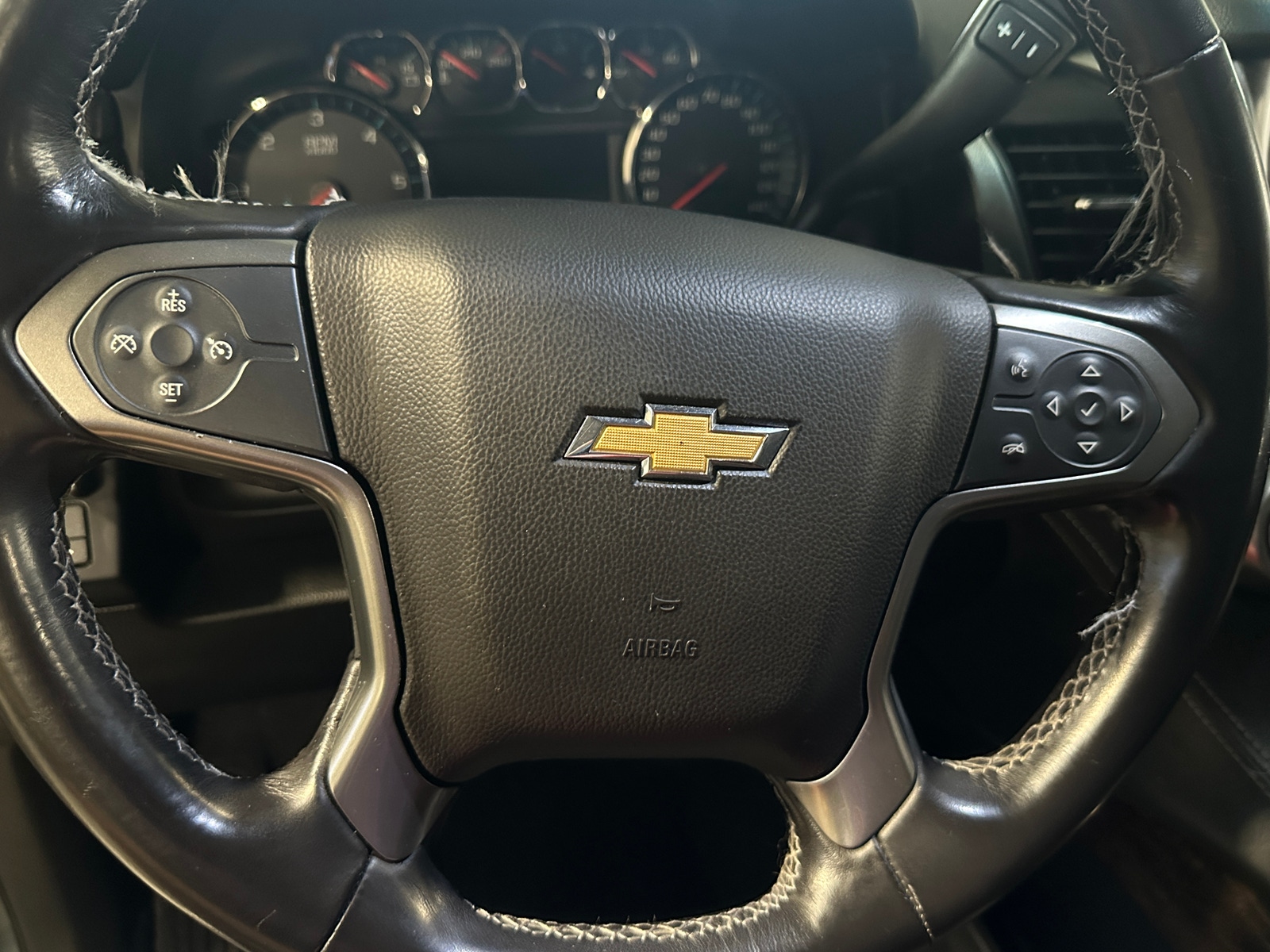 Thumbnail: 2019 Chevrolet Suburban - 5