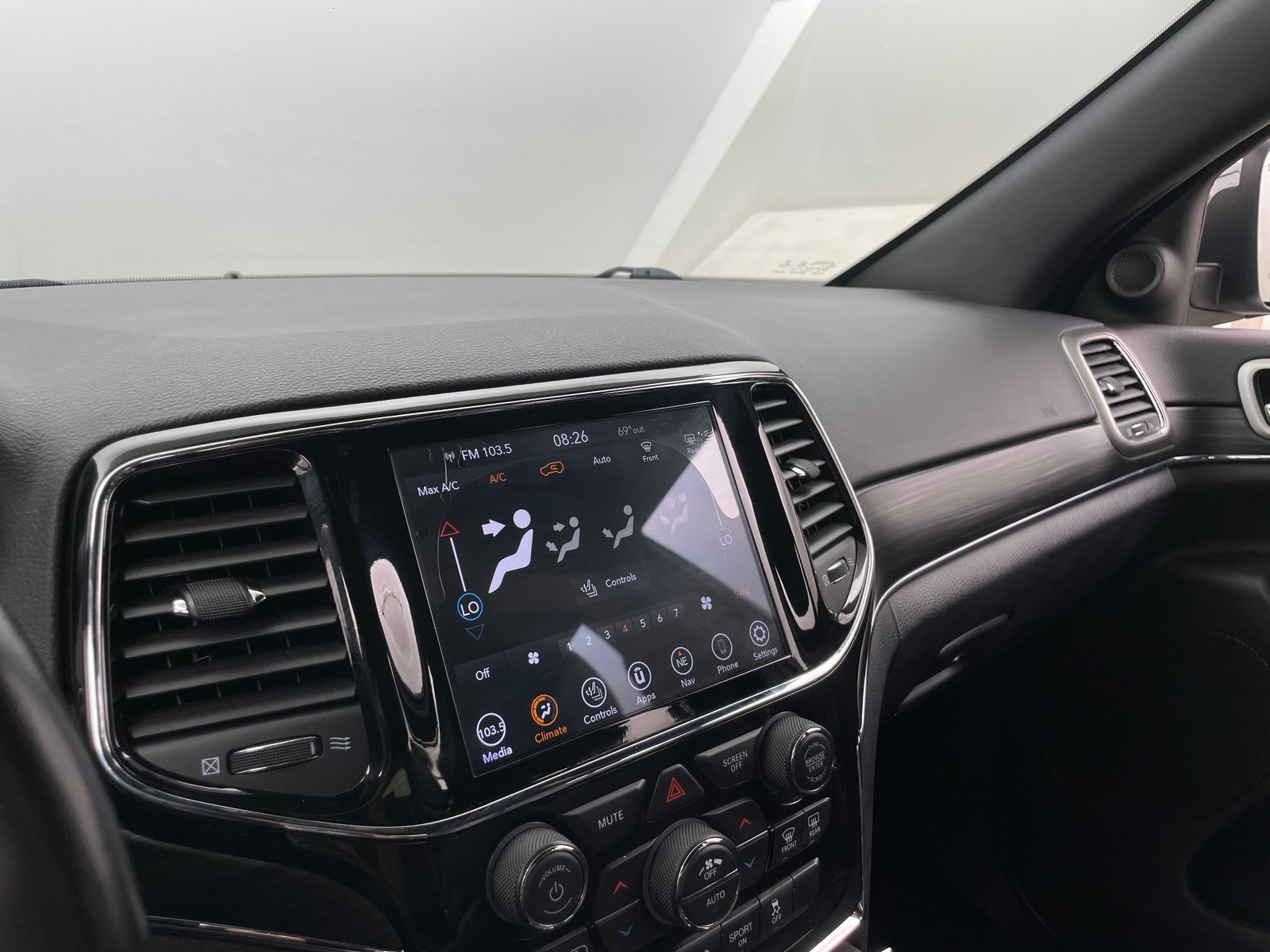 Thumbnail: 2020 Jeep Grand Cherokee - 3