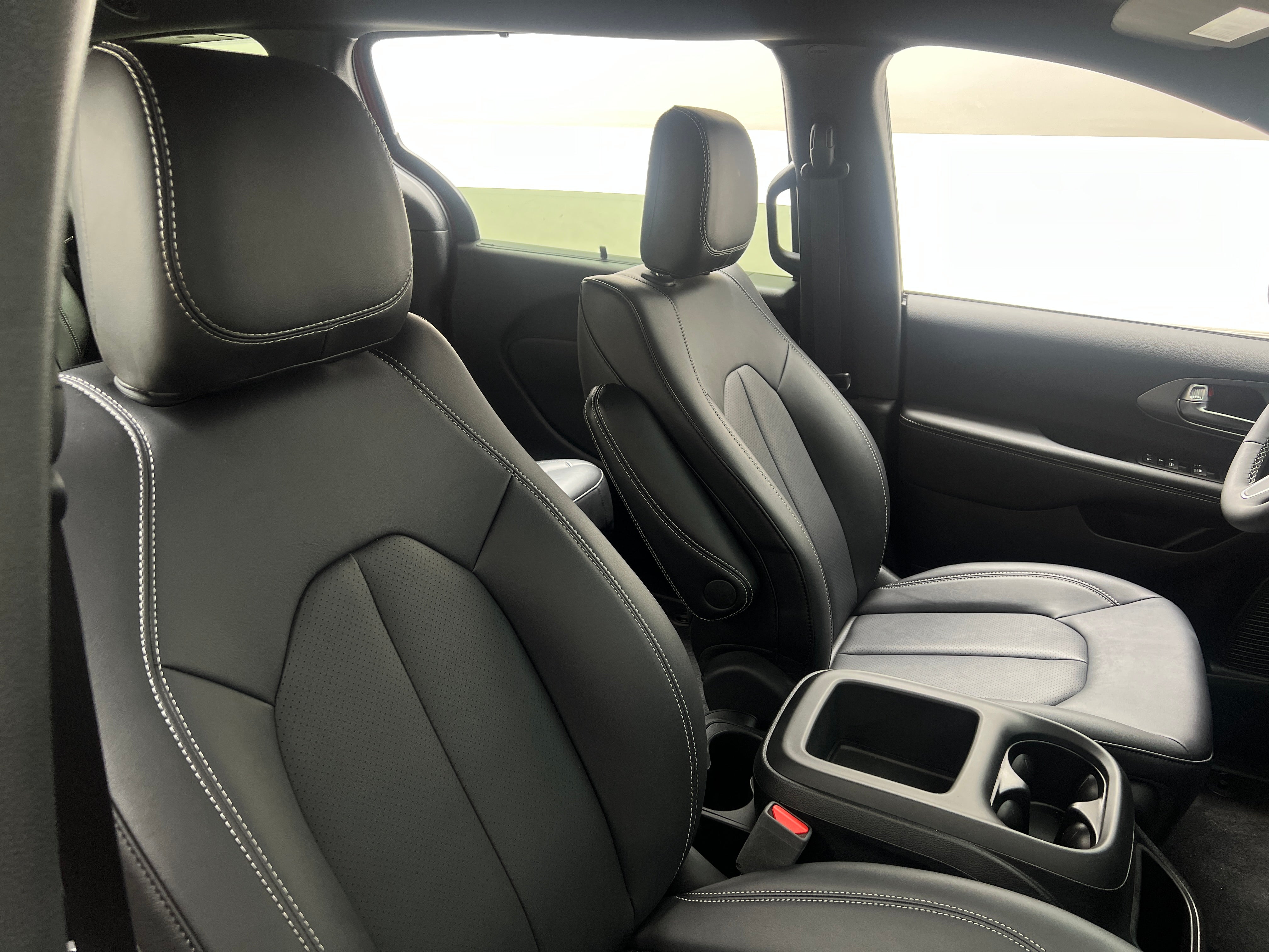 2025 Chrysler Voyager