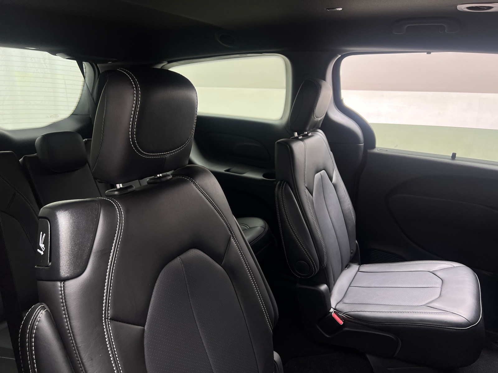 Thumbnail: 2025 Chrysler Voyager - 5