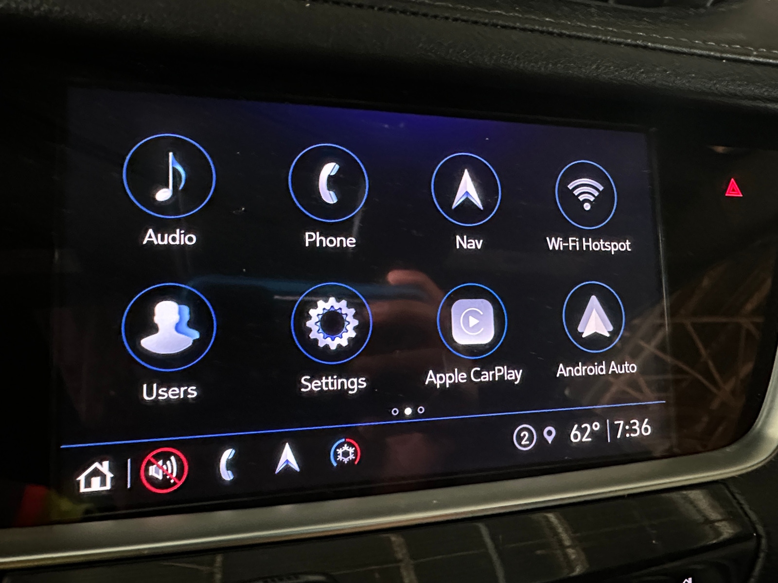 Thumbnail: 2023 Cadillac XT5 - 3