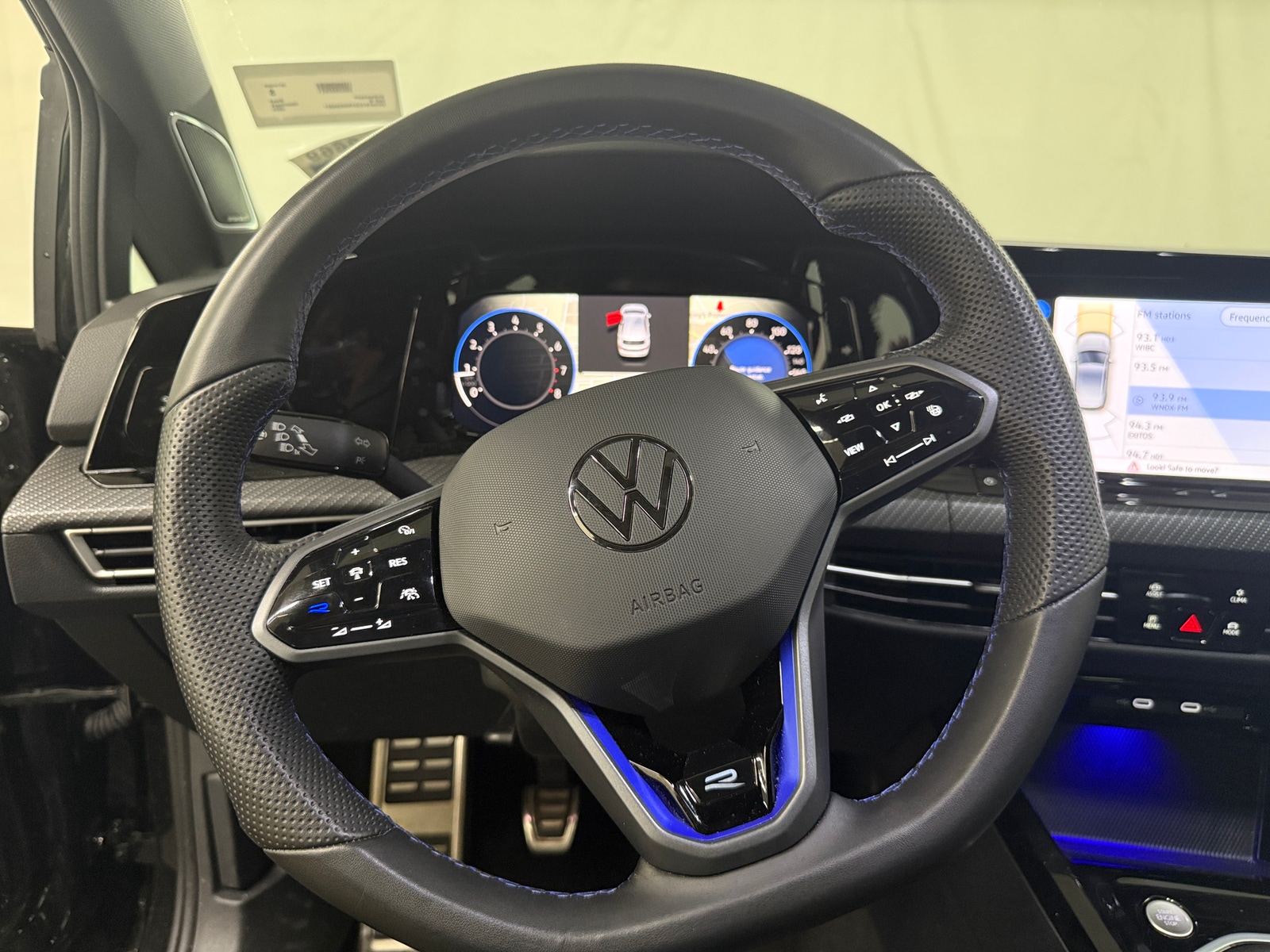 Thumbnail: 2024 Volkswagen Golf - 4