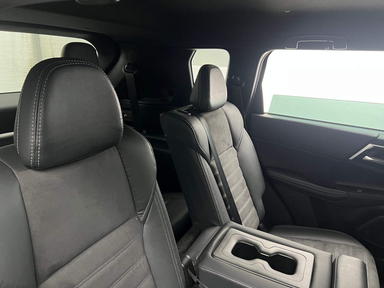 Thumbnail: 2023 Mitsubishi Outlander - 5