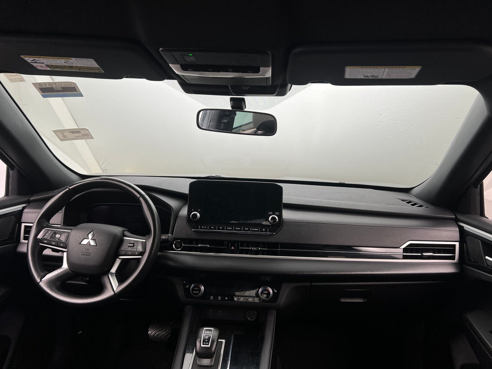 Thumbnail: 2023 Mitsubishi Outlander - 2