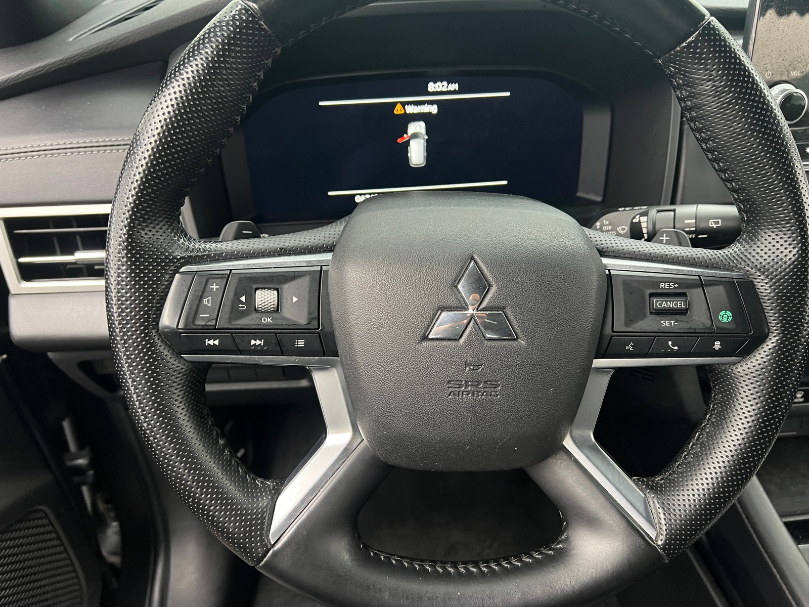 Thumbnail: 2023 Mitsubishi Outlander - 4