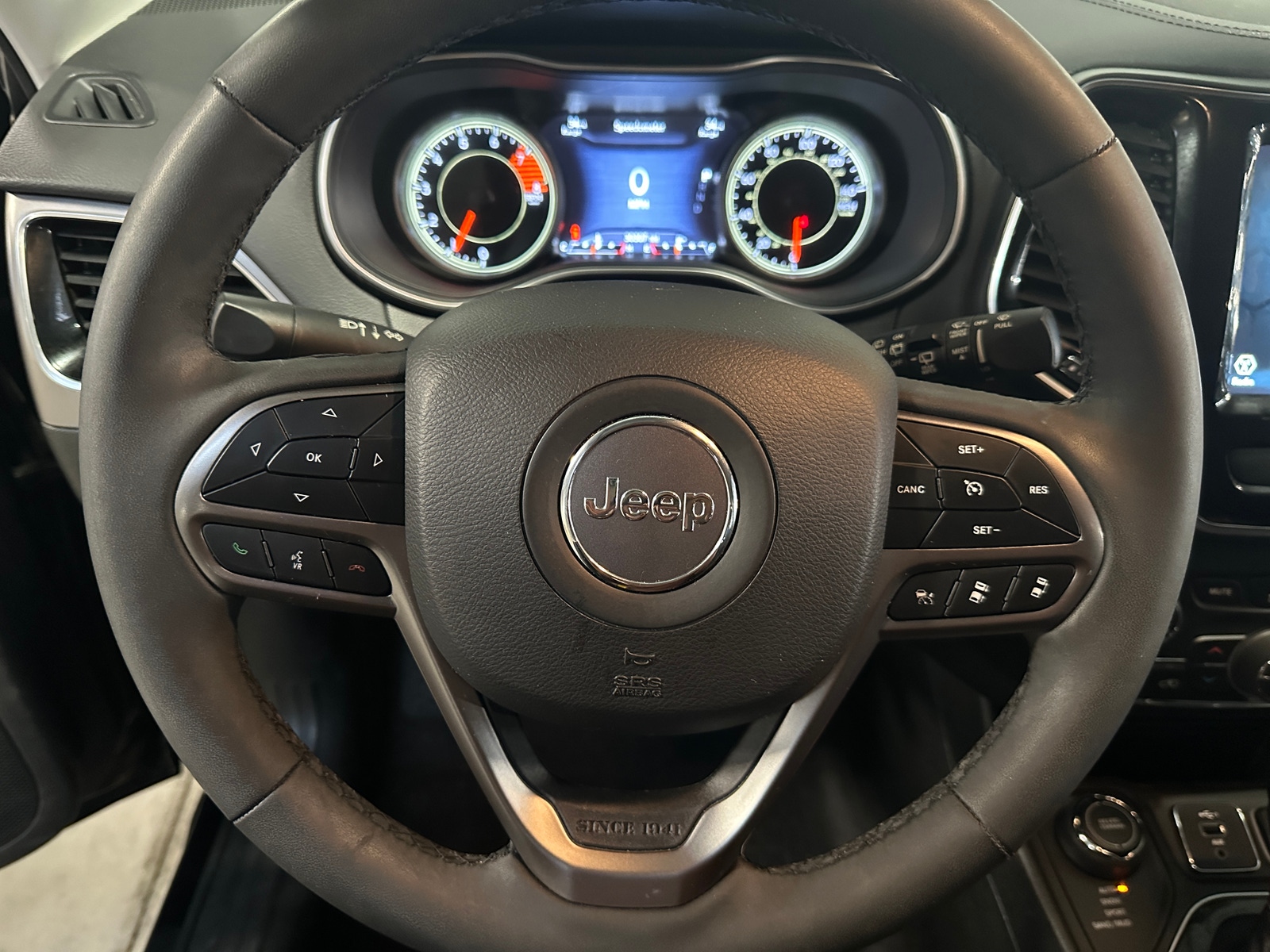 Thumbnail: 2022 Jeep Cherokee - 4