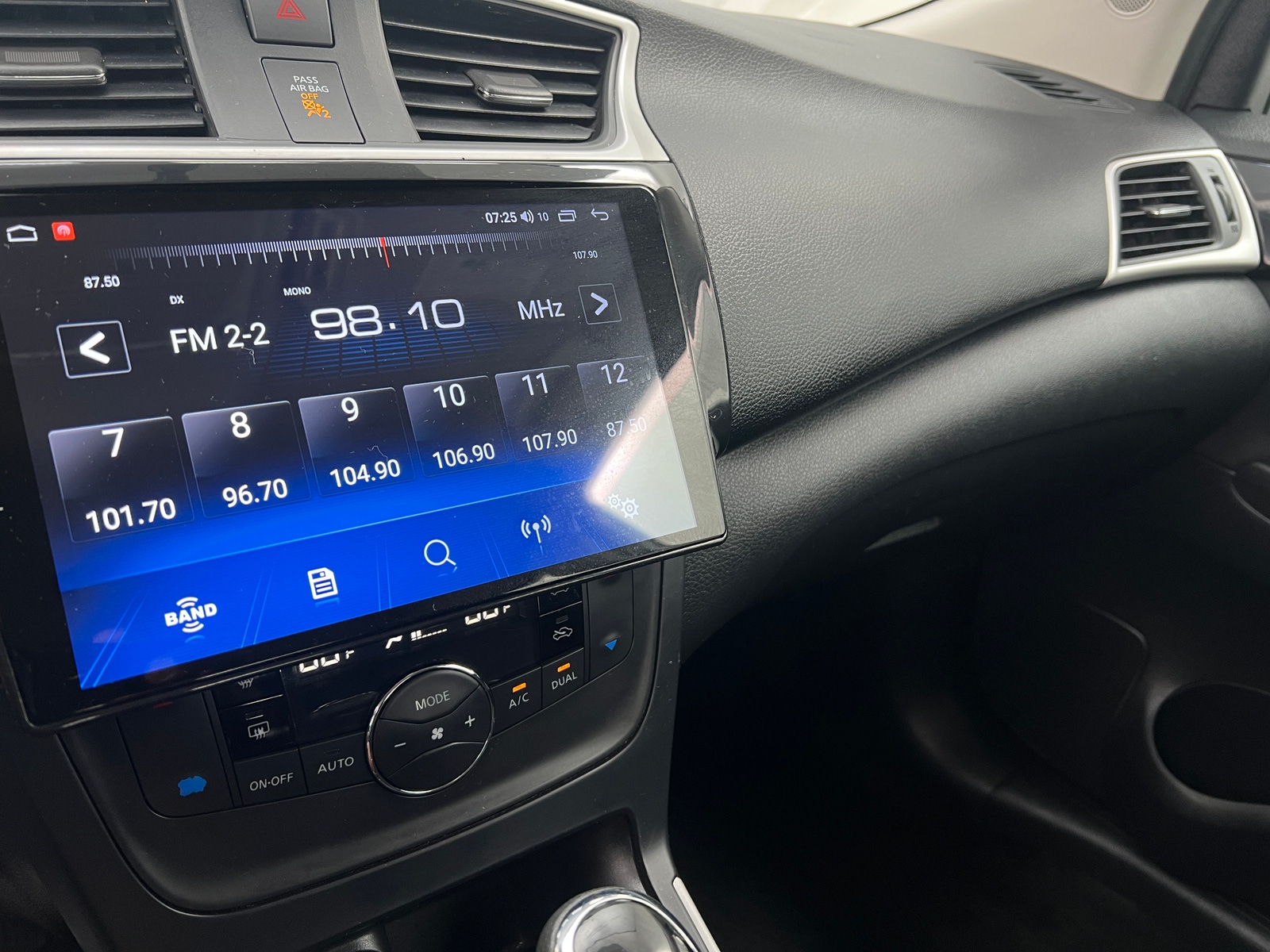 Thumbnail: 2019 Nissan Sentra - 4
