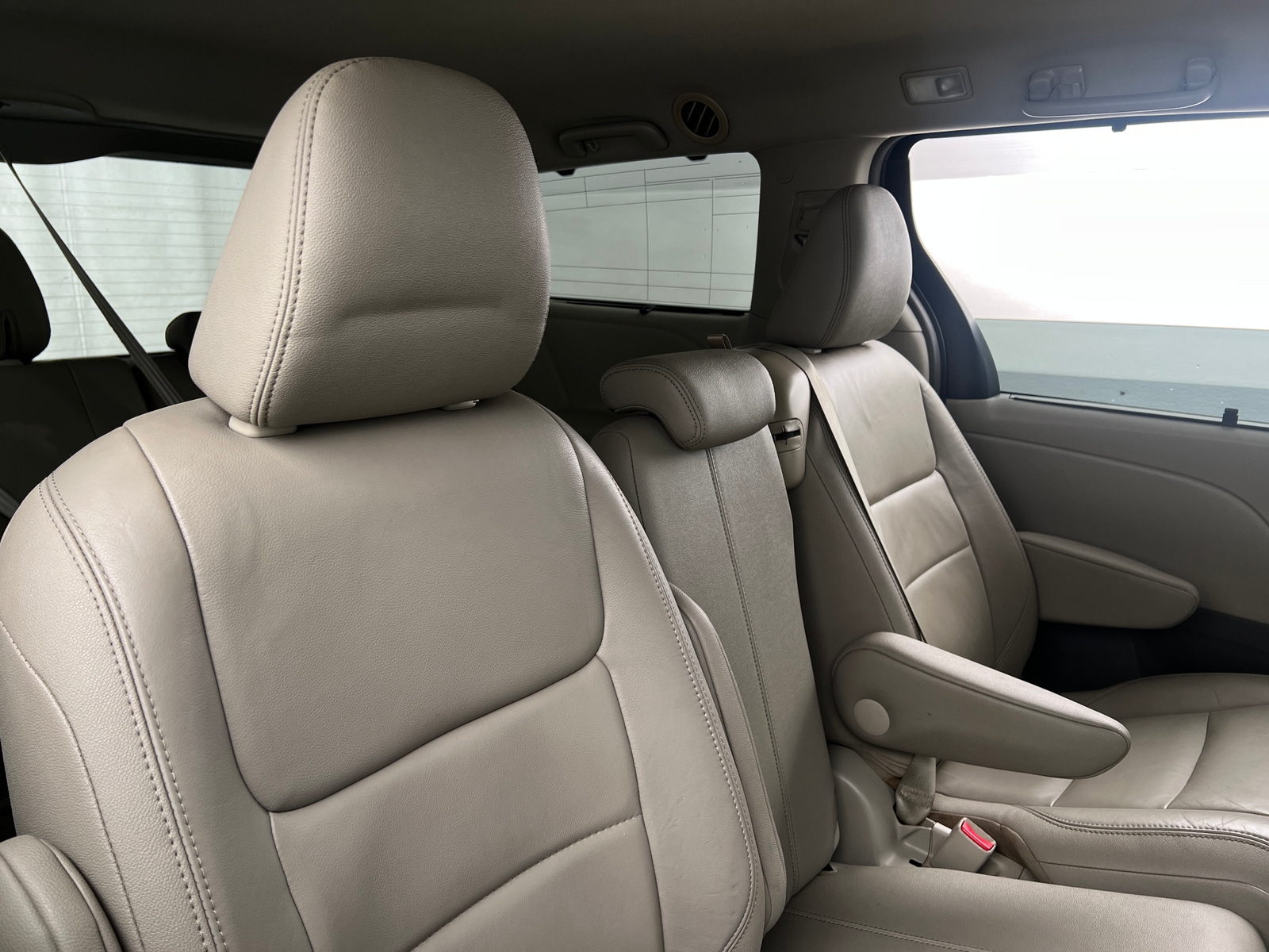 Thumbnail: 2015 Toyota Sienna - 5