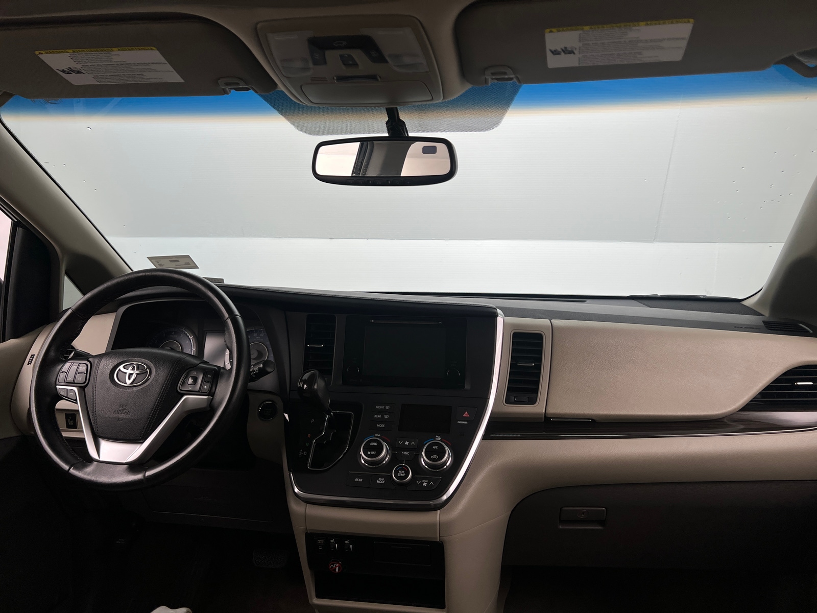 Thumbnail: 2015 Toyota Sienna - 2